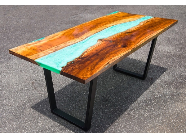 DIY epoxy wood table